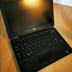 Ultrabook Dell Latitude E7240 Core I7-4600u 16gb Ram Disco Rigido Solido 256ssd Usada con garantia.